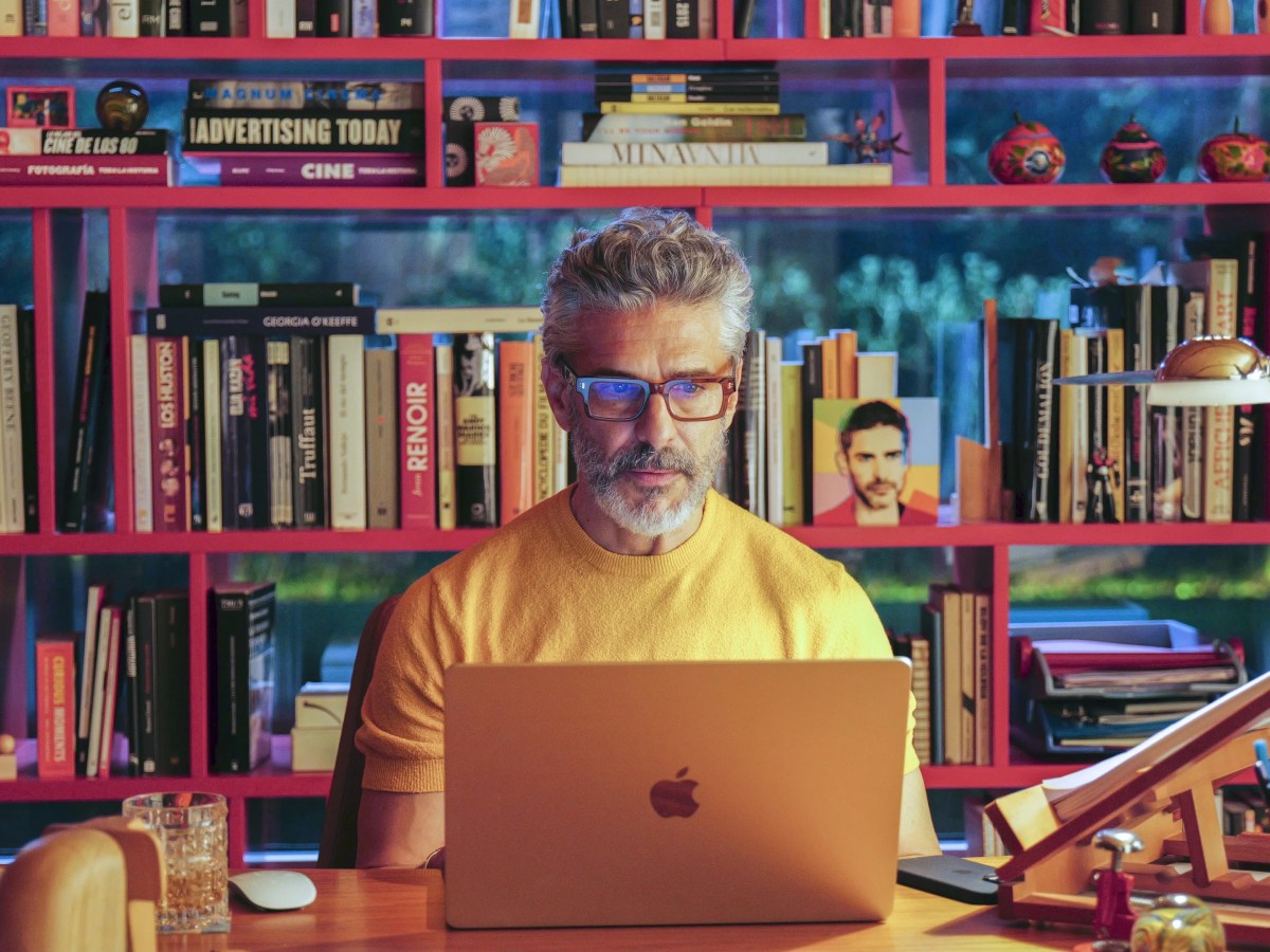 ‘Amarga Navidad’: Metacine y autoficción sobre el artista y el precio de su&nbsp;proceso